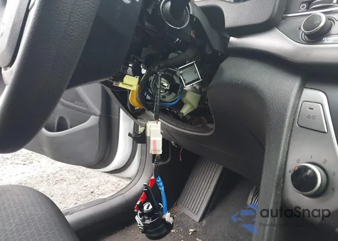 2018 Hyundai Elantra Sel z USA, uszkodzony, nr VIN 5NPD84LFXJH315703